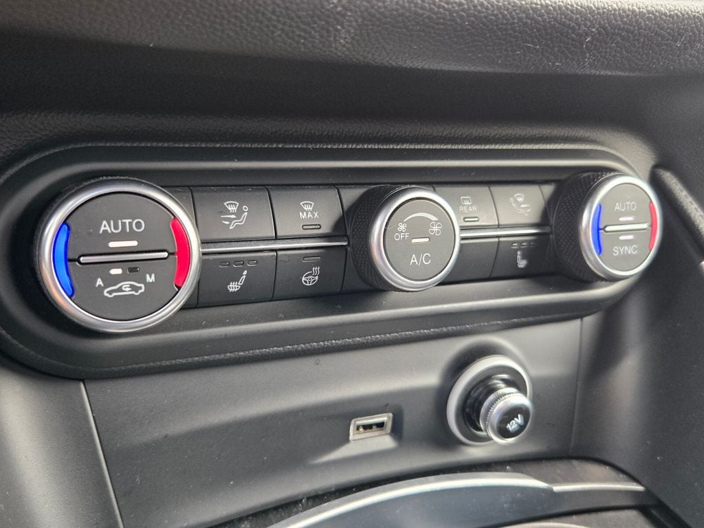 2023 Alfa Romeo Stelvio Sprint - Photo 17