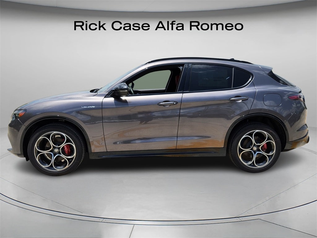 New 2025 Alfa Romeo Stelvio AWD Sport Utility