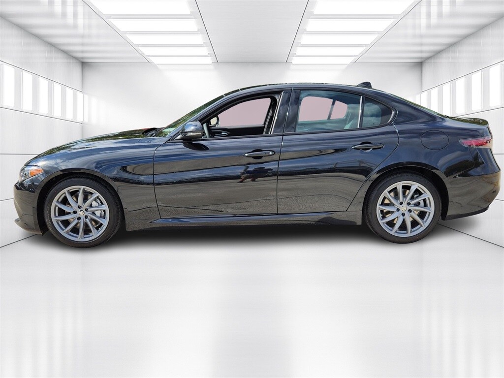 2025 Alfa Romeo Giulia SPRINT photo 2