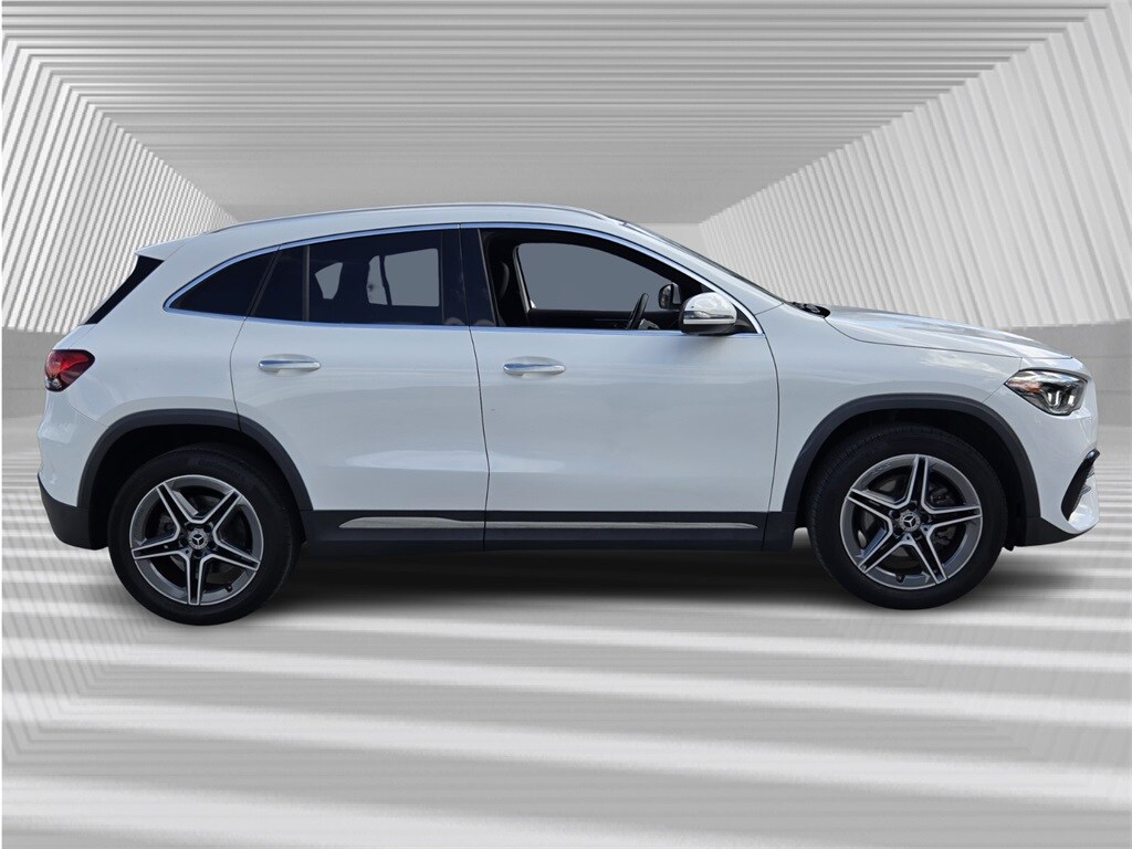 2022 Mercedes Benz GLA 250 4MATIC photo 3
