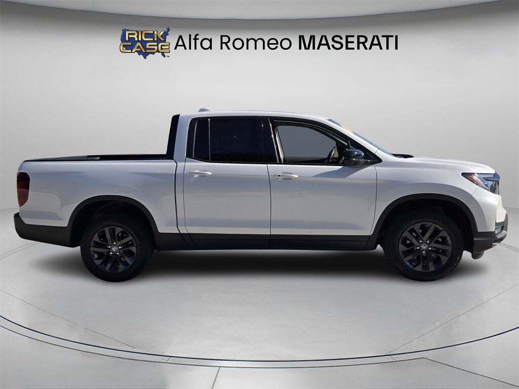 2025 Honda Ridgeline Sport photo 3