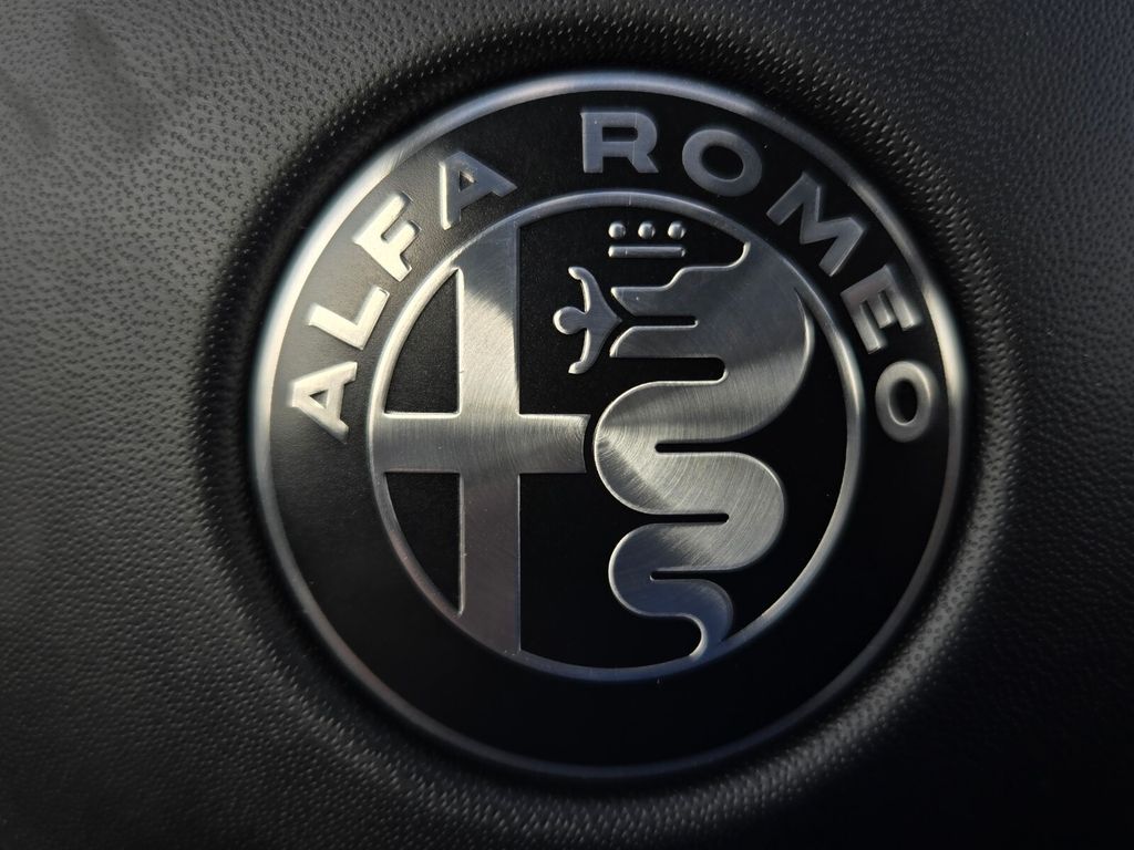 2026 Alfa Romeo Giulia Base - Photo 15