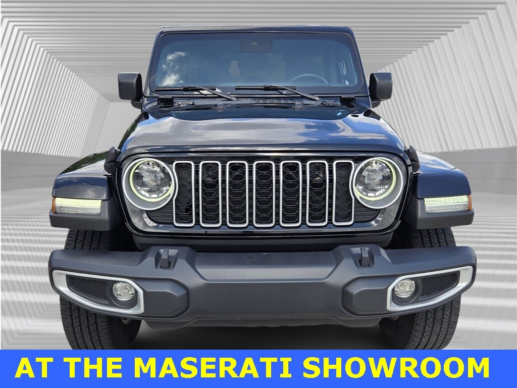 2024 Jeep Wrangler Sahara photo 4