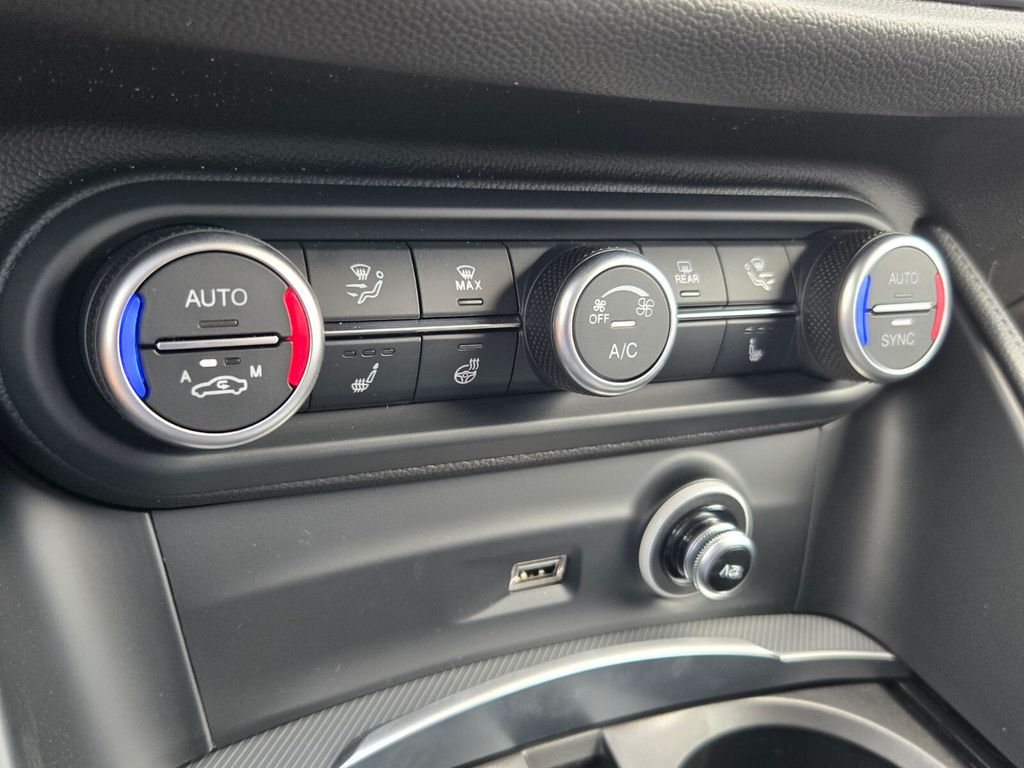 2026 Alfa Romeo Stelvio Base - Photo 8