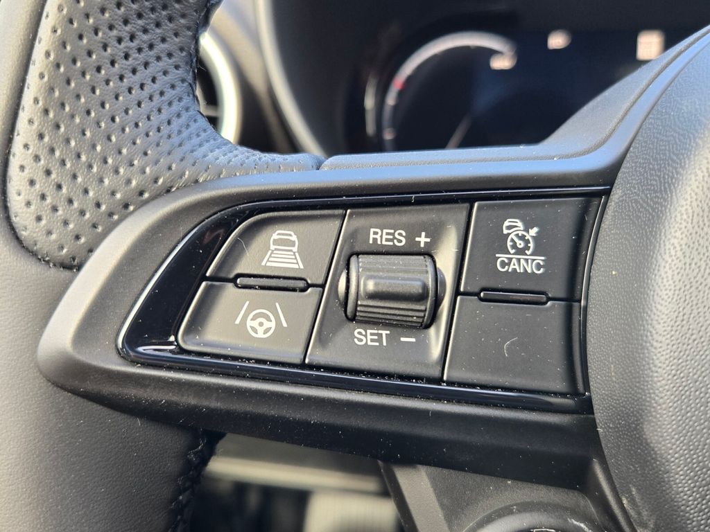 2026 Alfa Romeo Giulia Base - Photo 14