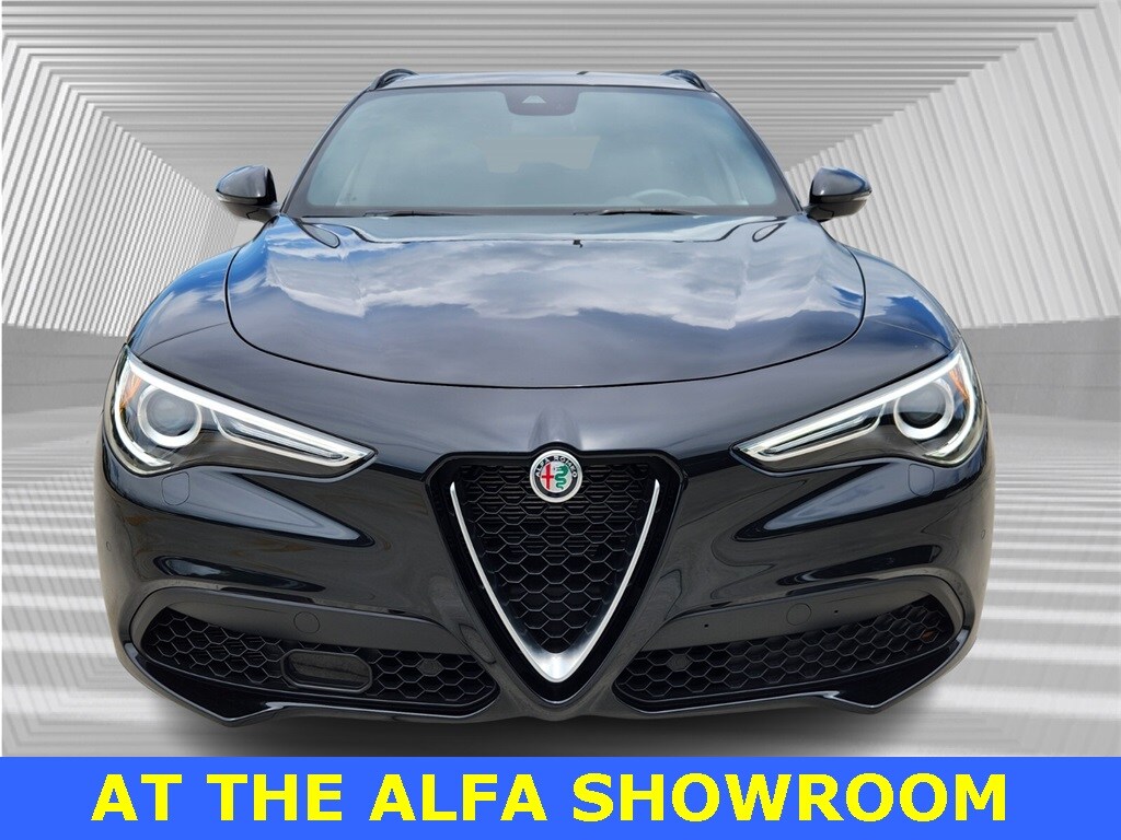 2022 Alfa Romeo Stelvio Ti photo 4