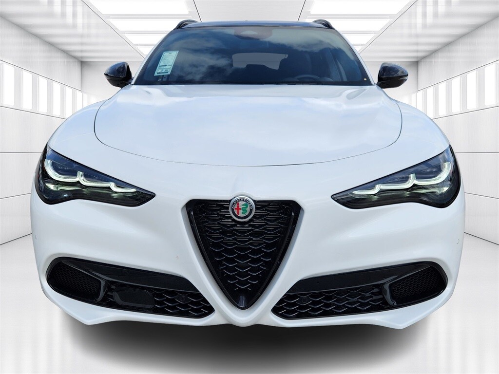 2025 Alfa Romeo Stelvio Sprint photo 3