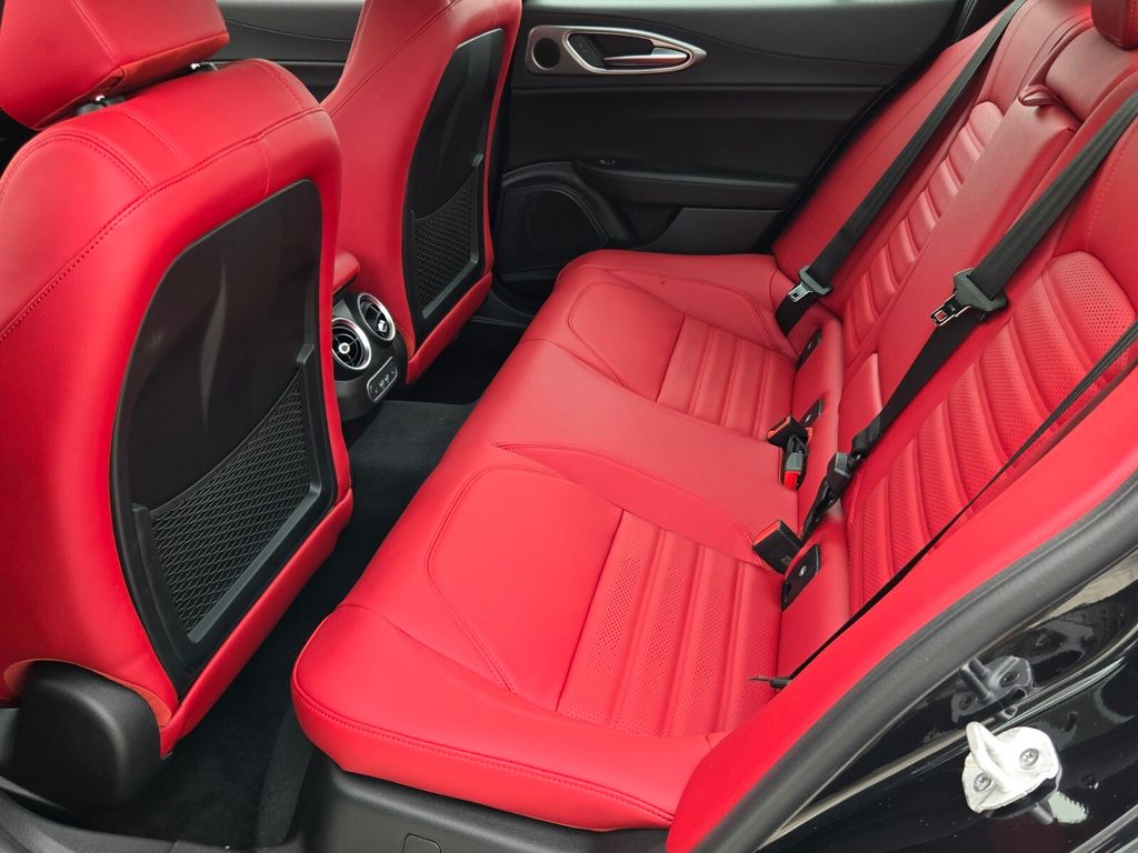 2026 Alfa Romeo Giulia Base - Photo 7