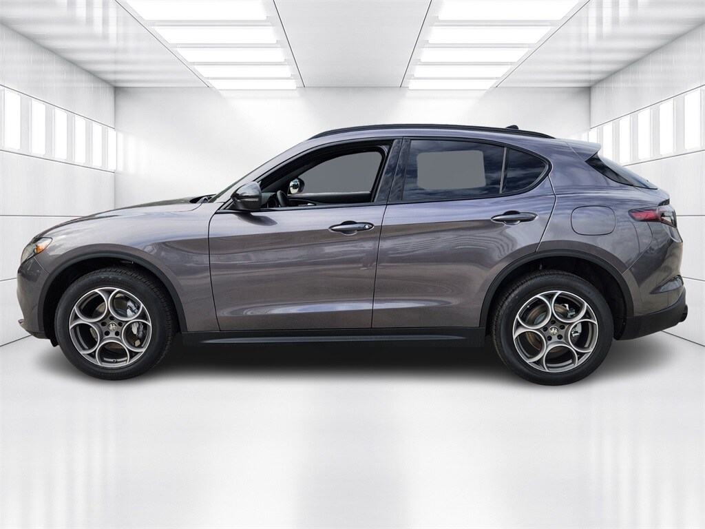 2025 Alfa Romeo Stelvio Sprint photo 2