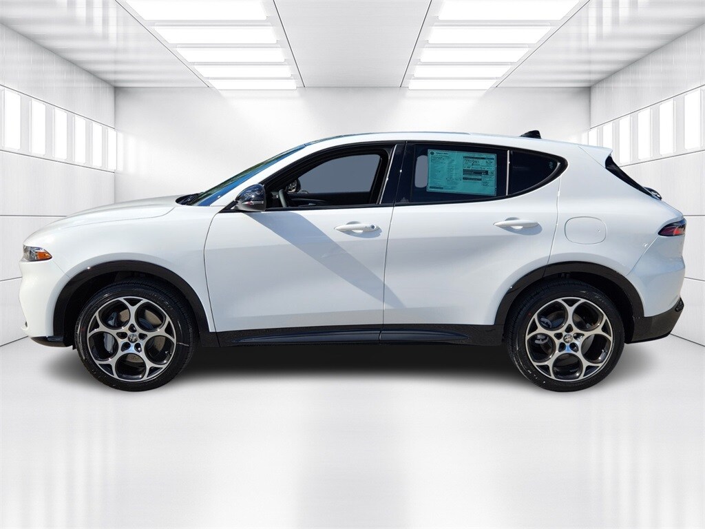 2025 Alfa Romeo Tonale photo 2