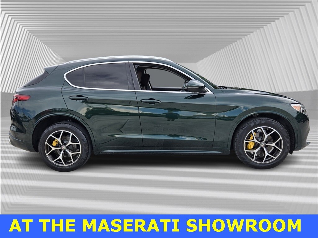 2021 Alfa Romeo Stelvio Ti photo 2
