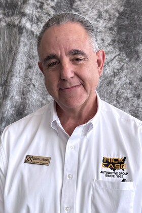 Staff member Guillermo Vildosola from 3f6e6441318e