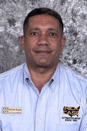 Staff member Vladimir Bueno from 1c37feb1adae
