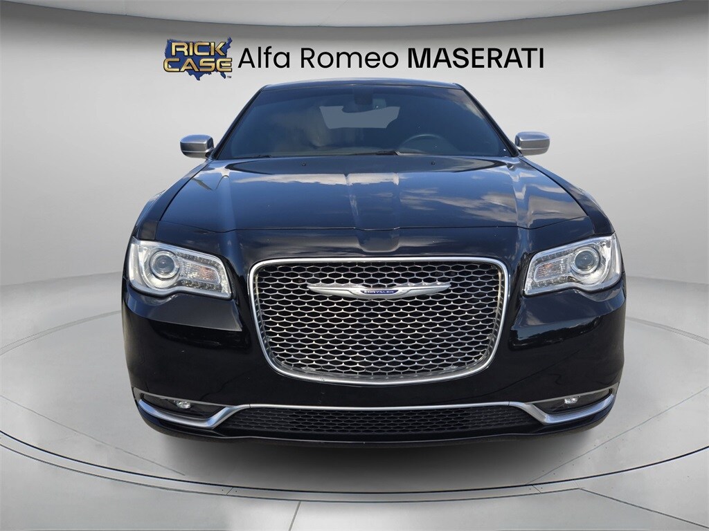 2020 Chrysler 300 C photo 2