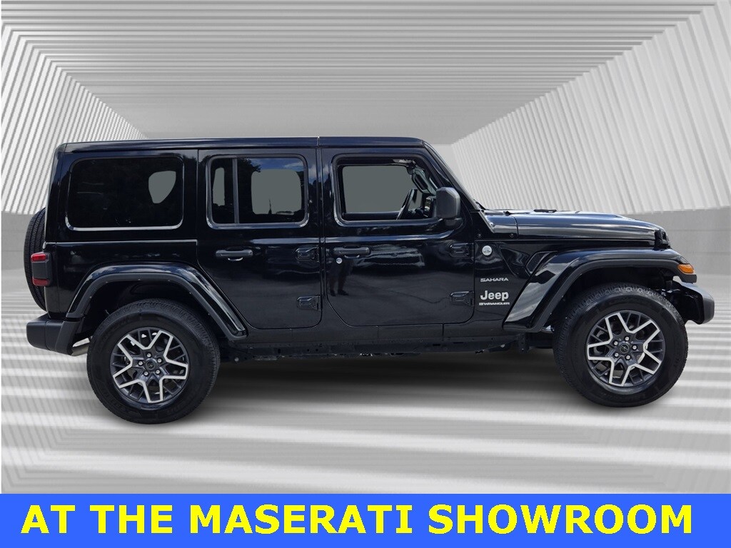 2024 Jeep Wrangler Sahara photo 3