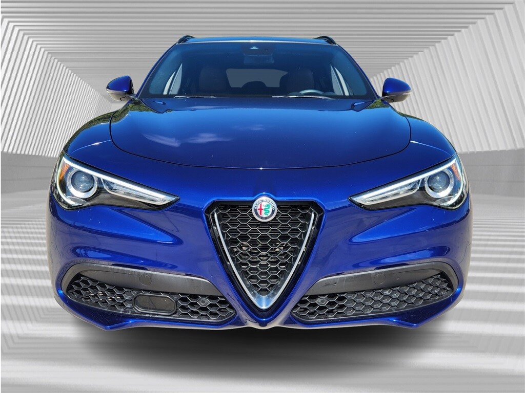2022 Alfa Romeo Stelvio Ti photo 4