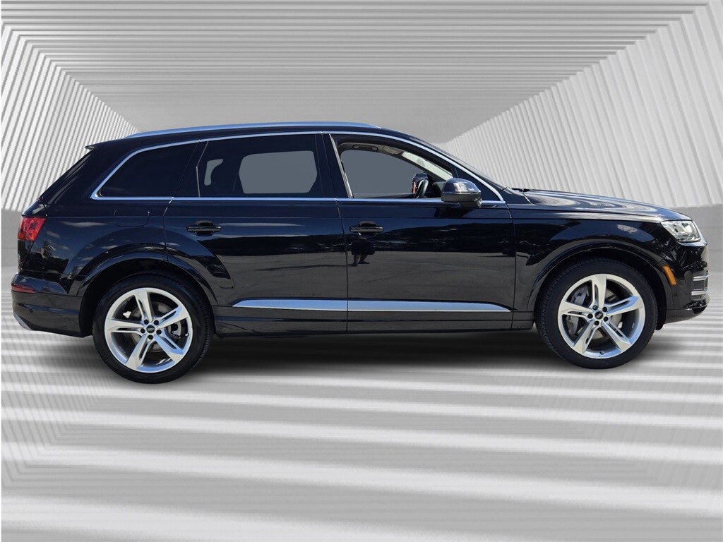 2019 Audi Q7 55 Prestige photo 2