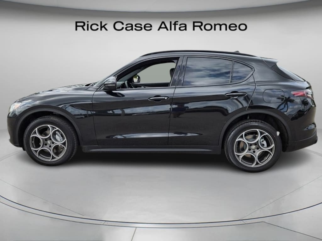 New 2025 Alfa Romeo Stelvio AWD Sport Utility