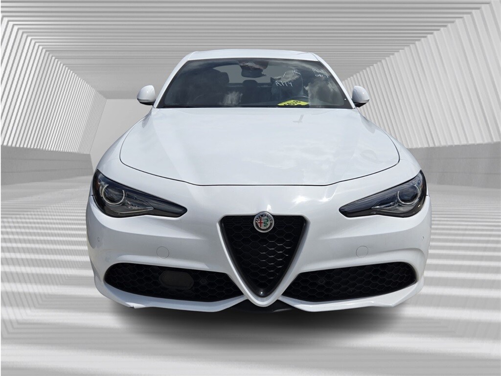 2022 Alfa Romeo Giulia SPRINT photo 2
