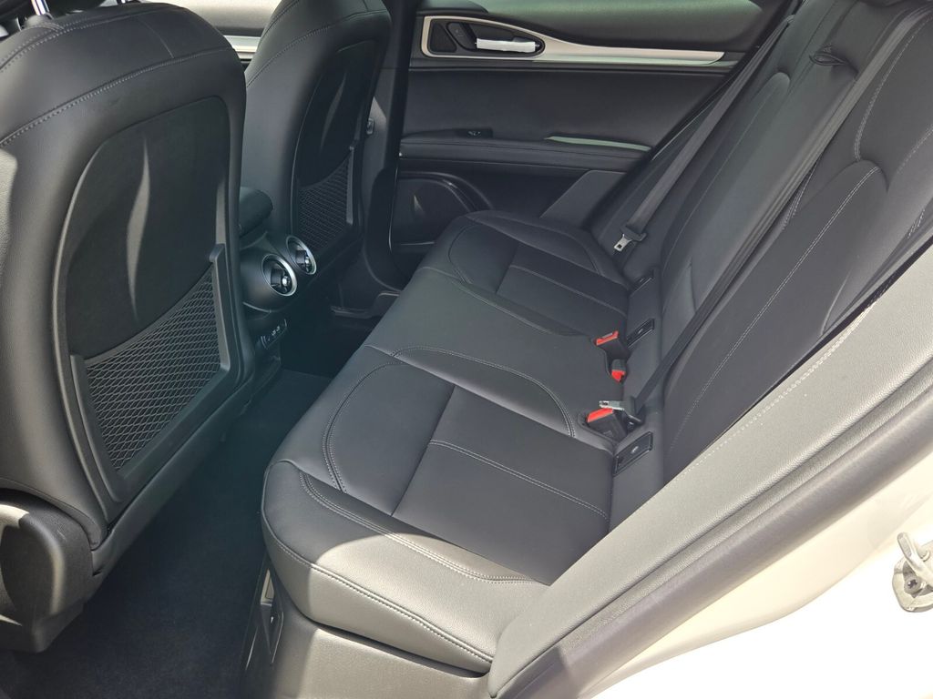 2026 Alfa Romeo Stelvio Base - Photo 6