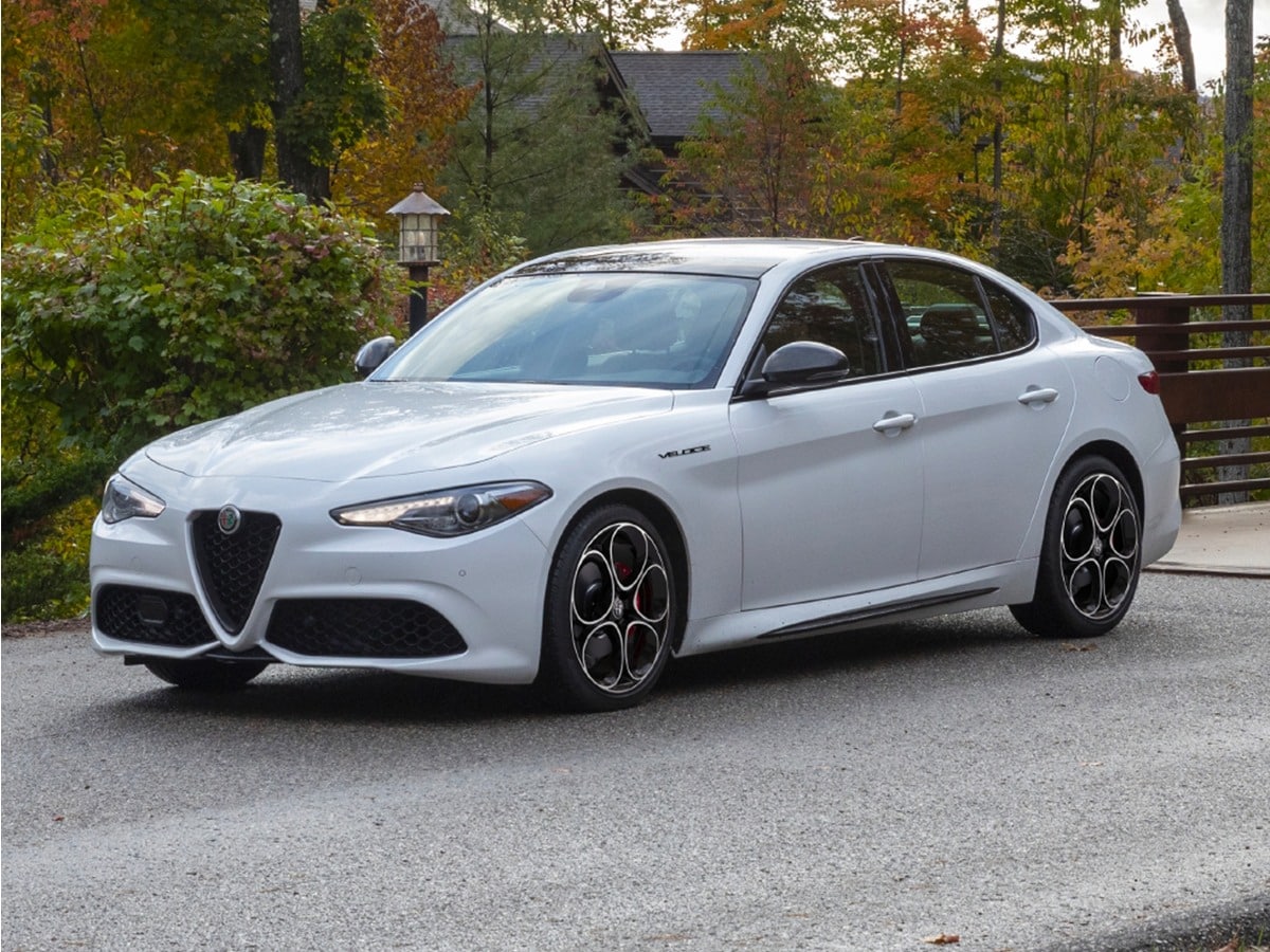 2023 Alfa Romeo Giulia Veloce RWD's photo
