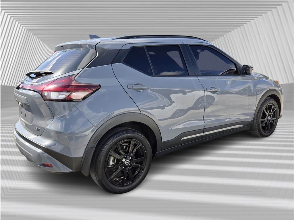 Used 2023 Nissan Kicks SR SUV