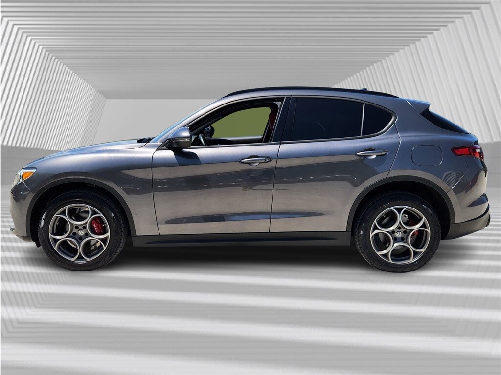 Used 2022 Alfa Romeo Stelvio Base with VIN ZASPAKAN7N7D42259 for sale in Davie, FL
