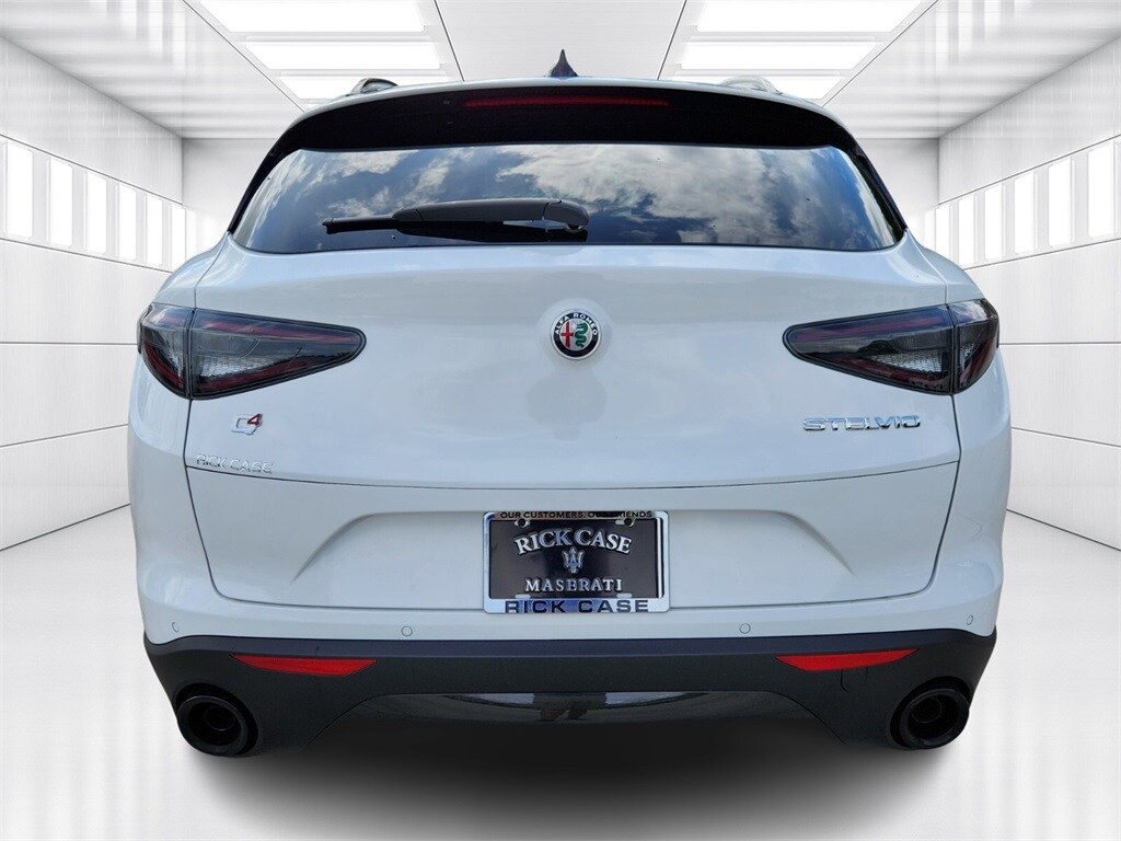 2025 Alfa Romeo Stelvio Sprint photo 4