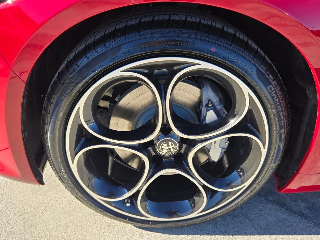 2026 Alfa Romeo Giulia Base - Photo 5
