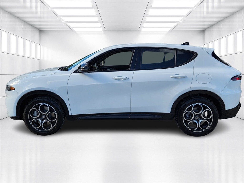 2025 Alfa Romeo Tonale photo 2