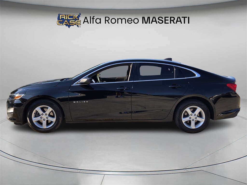 2019 Chevrolet Malibu LS photo 2