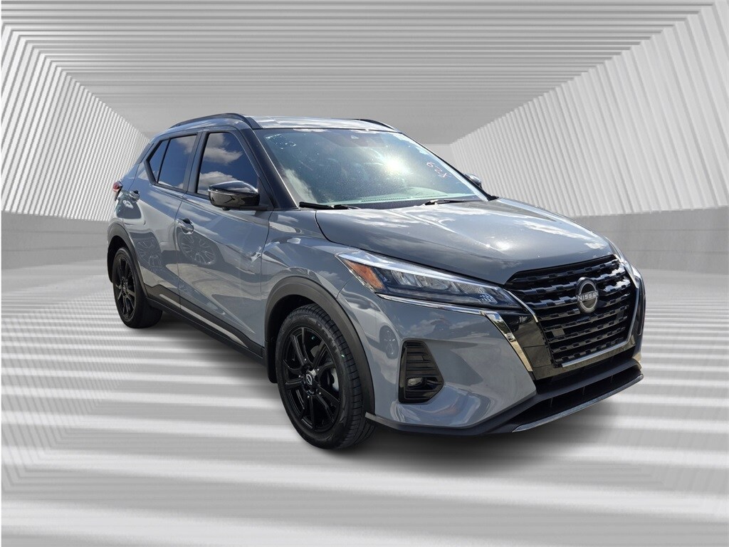 Used 2023 Nissan Kicks SR SUV