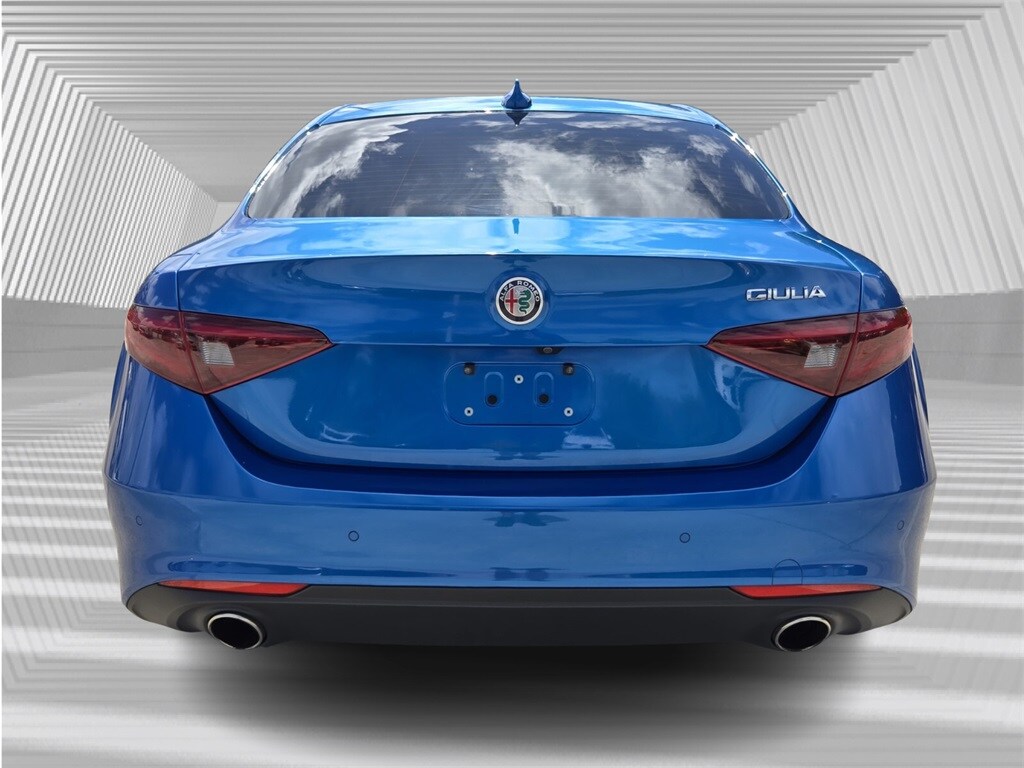2020 Alfa Romeo Giulia Base photo 4