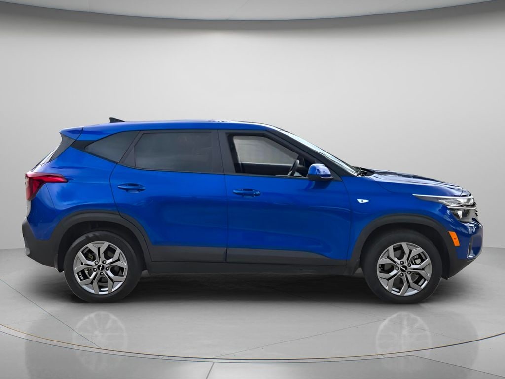 Used 2024 Kia Seltos LX SUV