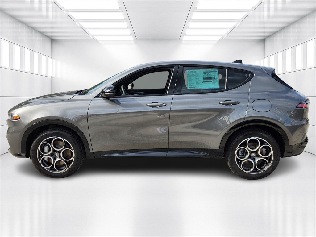 2025 Alfa Romeo Tonale photo 2