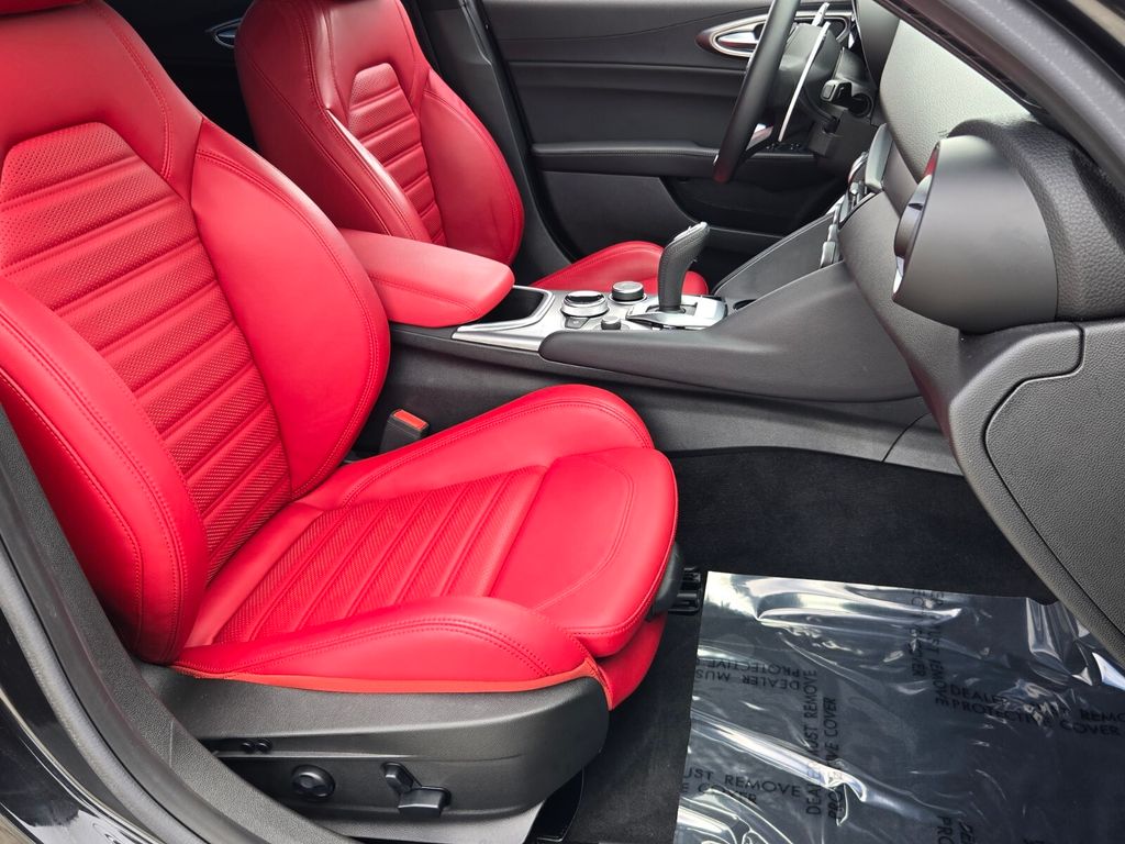 2023 Alfa Romeo Giulia Veloce - Photo 16