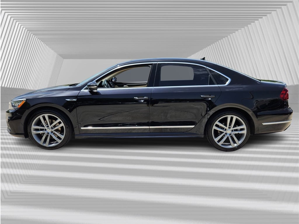 Used 2019 Volkswagen Passat SE R-Line with VIN 1VWMA7A33KC002033 for sale in Davie, FL