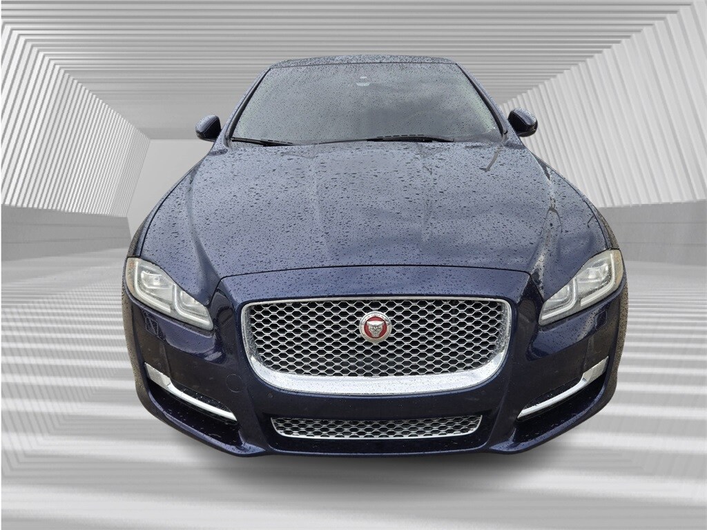 2017 Jaguar XJ XJL Portfolio photo 2