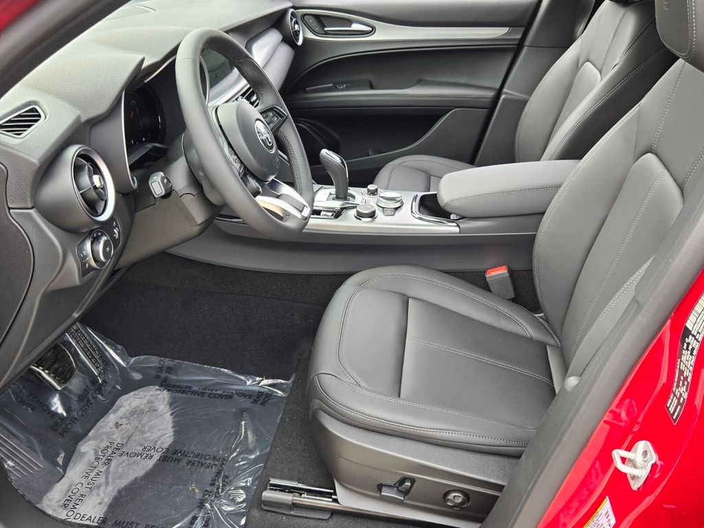 2026 Alfa Romeo Stelvio Base - Photo 6