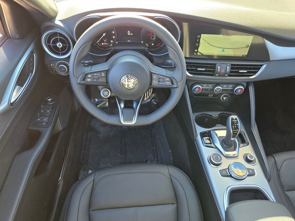 2026 Alfa Romeo Giulia Base - Photo 8