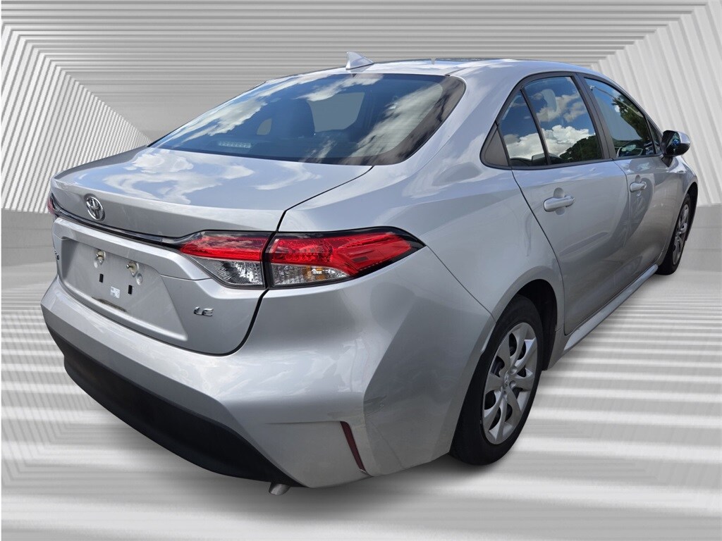 2023 Toyota Corolla LE photo 4