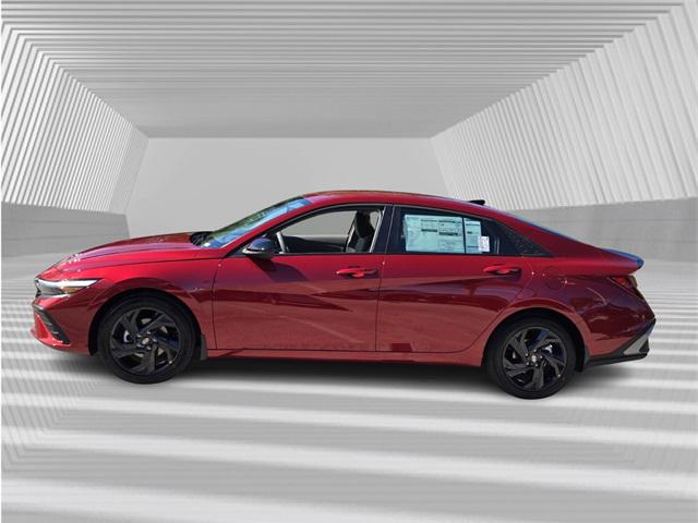 2026 Hyundai Elantra SEL Sport photo 2