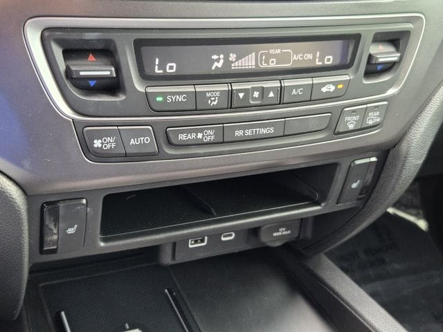 2025 Honda Passport EX-L - Photo 18