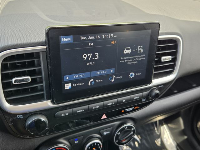 2025 Hyundai Venue SE - Photo 17