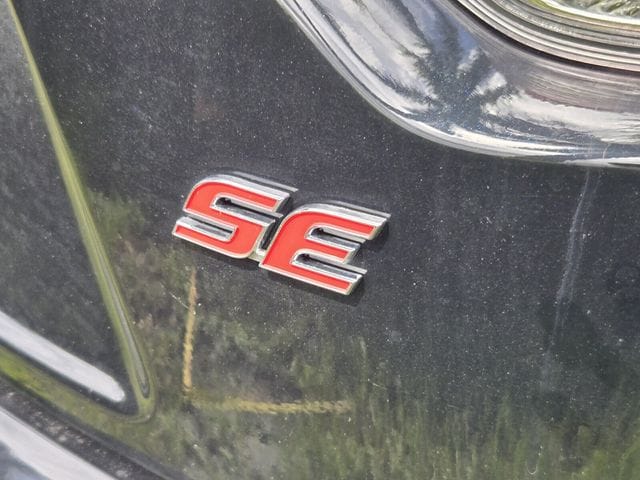 2025 Toyota Corolla SE - Photo 9