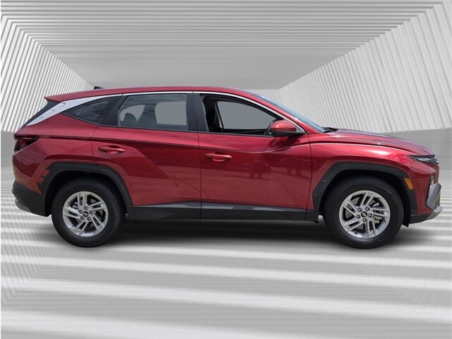2025 Hyundai Tucson SE photo 3