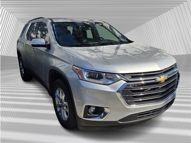 2020 Chevrolet Traverse Cloth 1LT photo 2