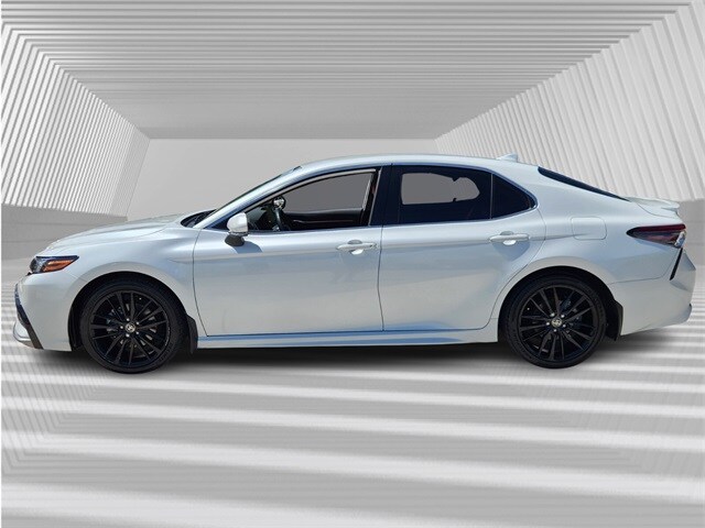 2023 Toyota Camry Hybrid XSE photo 2