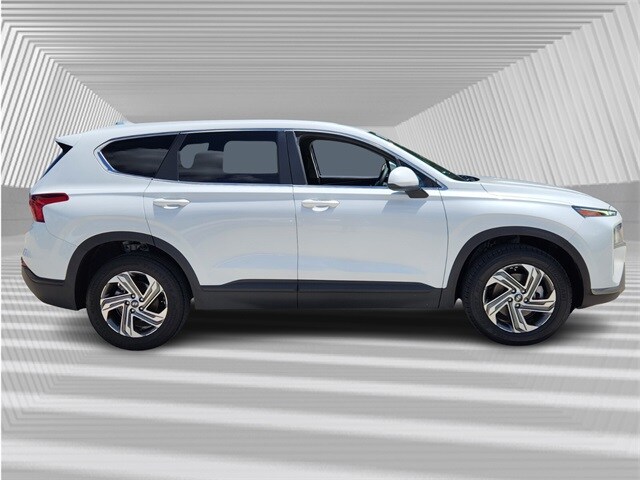2022 Hyundai Santa Fe SE photo 3