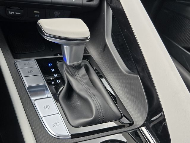 2025 Hyundai Elantra Limited - Photo 20